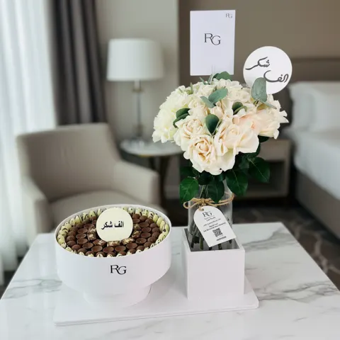 فازة ورد مع شوكولاته رقم.20249