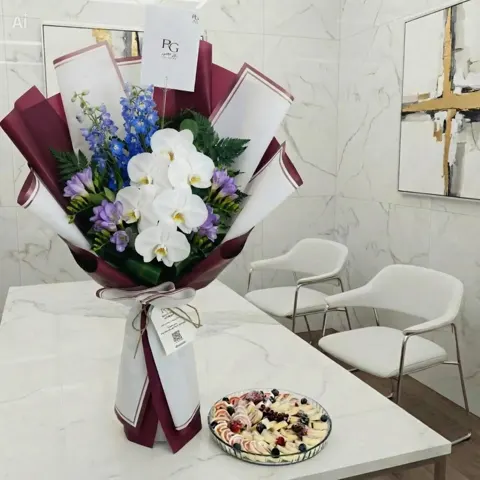 باقة ورد مع كيك رقم.27324