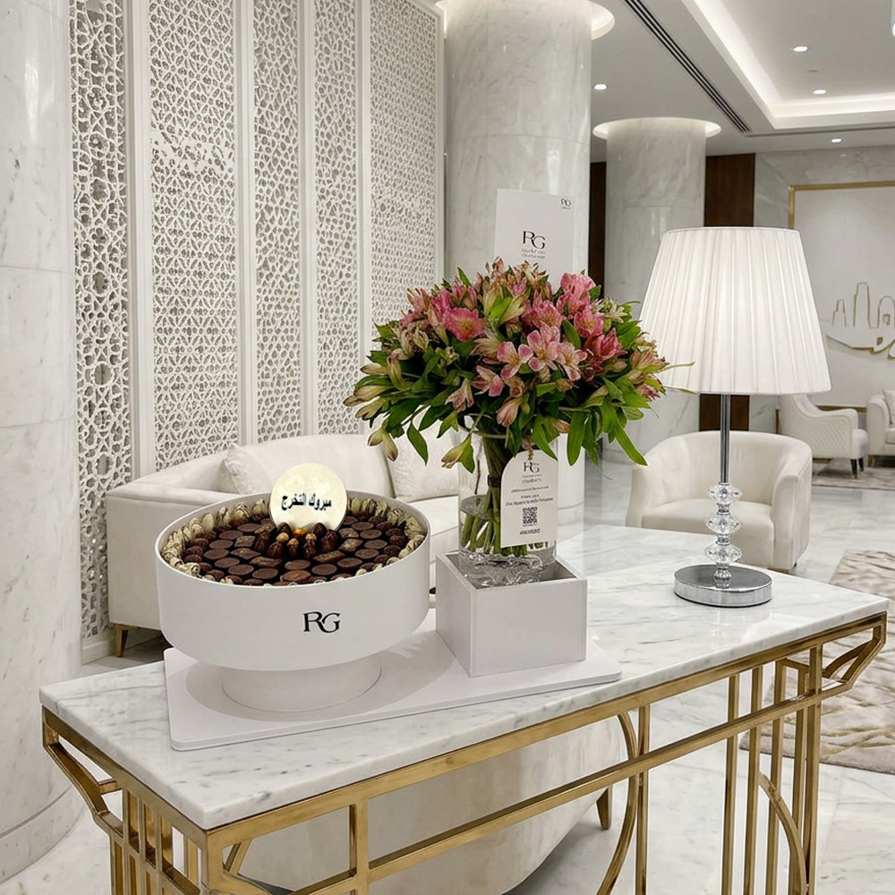 فازة ورد مع شوكولاته رقم.17773