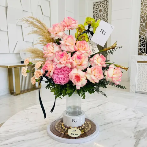 فازة ورد مع شوكولاته رقم.28760
