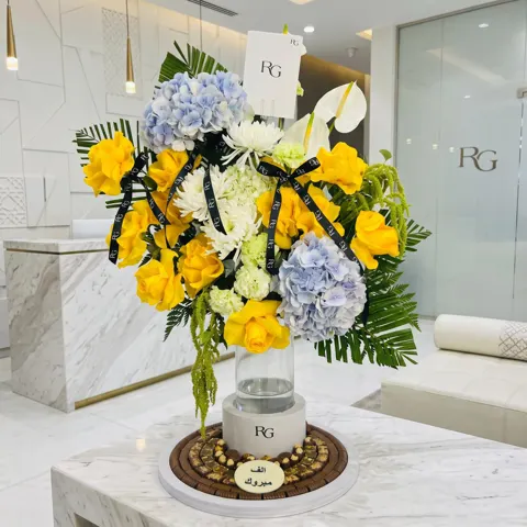 فازة ورد مع شوكولاته رقم.28765