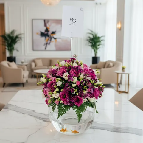مزهرية ورود ملونة و اسماك زينة ذهبية رقم.3289