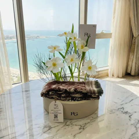 فازة ورد مع شال كشميري رقم.25439